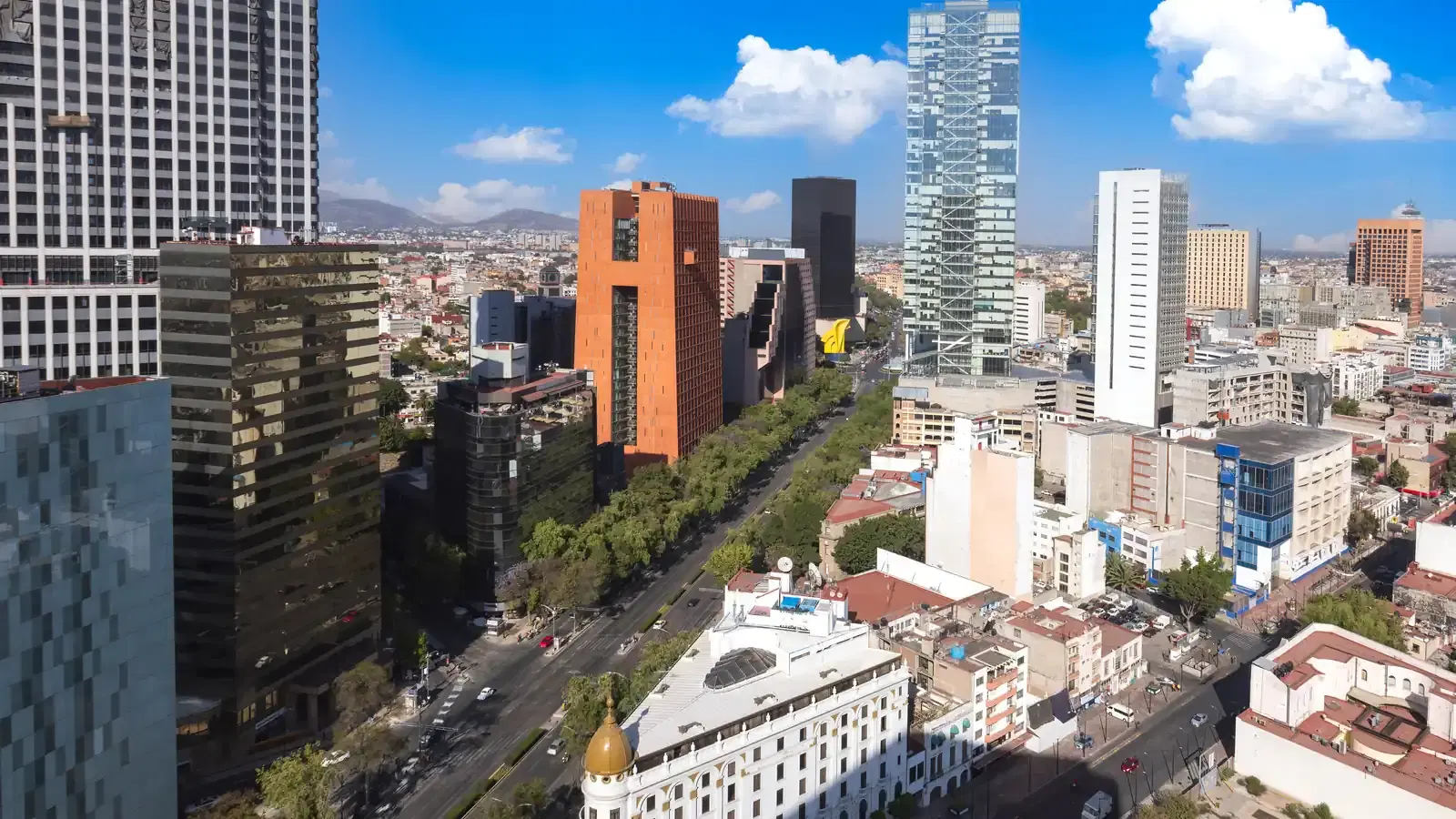 Vista panorámica de los edificios de la Ciudad de México cerca de Paseo de la Reforma